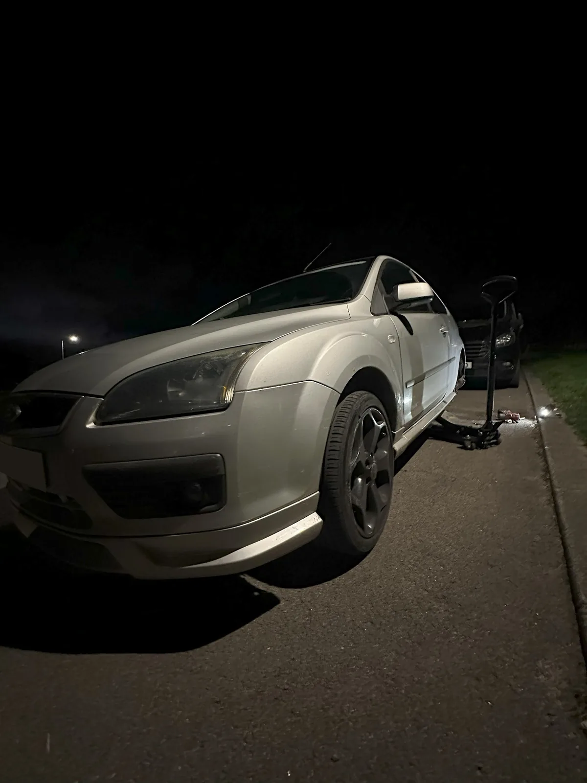 Night-time mobile tyre call-out
